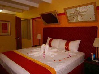 Pineapple Court Hotel - Hotels & Resorts